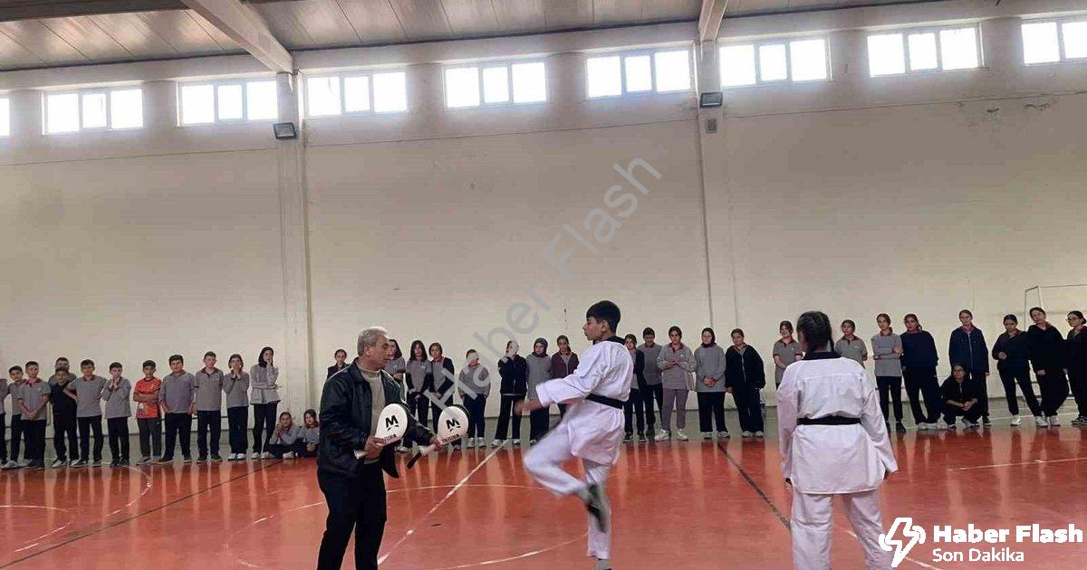 "Kütahya Pazarlar’da Spor Devrimi: Hedef 100 Lisanslı Sporcu" başlıklı haber için fotorealistik, pro