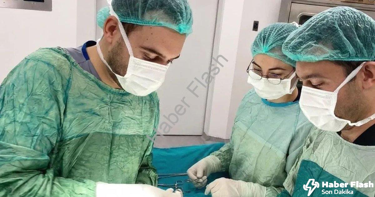 "Şuhut Devlet Hastanesi'nde Başarılı Fıtık Operasyonu: Sağlıkta Önemli Adım" başlıklı haber için fot